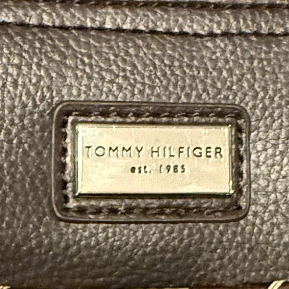 Tommy Hilfiger Brown and White Patterned Tote - Picture 4 of 10